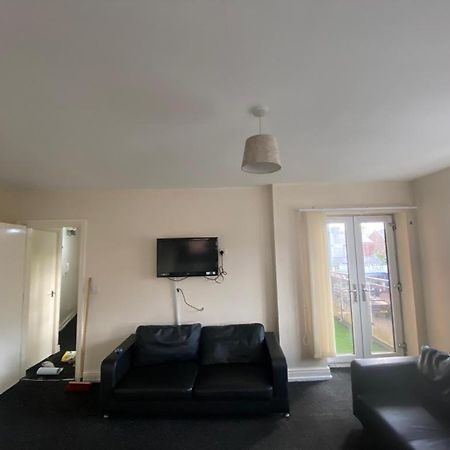 Апартаменты Cosy Living Кэмберлей Экстерьер фото